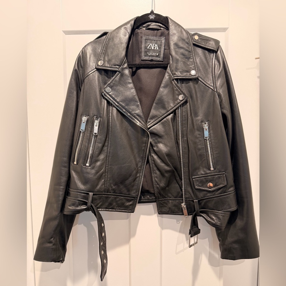 Zara Women's Sleek Black Leather Biker Jacket